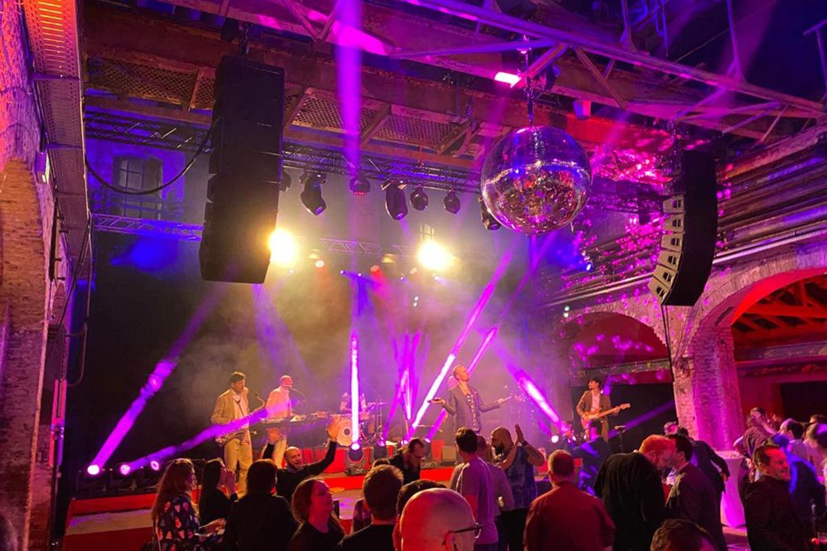 Konzert Club Saal Musik Live Band Tanzen Party