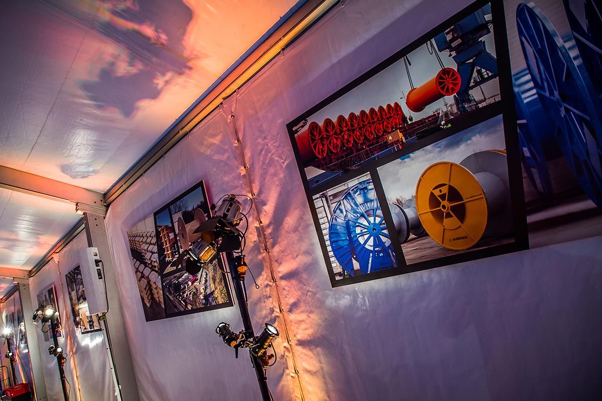 Eventzelt dekoriert innen Indoor Foto Ausstellung Feier Lichttechnik