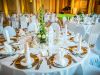 Festlich gedeckter dekorierter Saal Tische Hochzeit Feier Firmenfeier